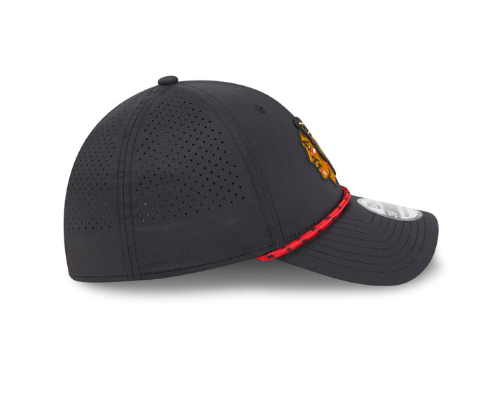 New Era Chicago Blackhawks 39THIRTY Primary Logo Rope Fitted Cap
