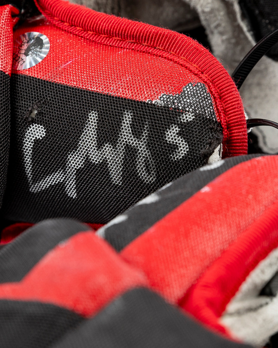 signed game-used Bauer hockey gloves from Chicago Blackhawks Connor Murphy - alt detail lay flat