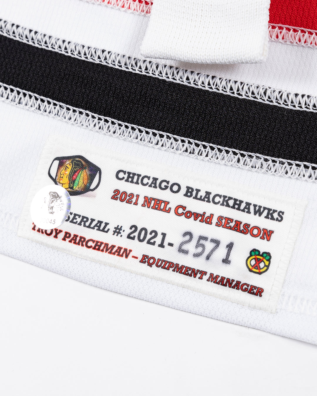 white team issued David Kampf Chicago Blackhawks jersey - authentication patch detail lay flat