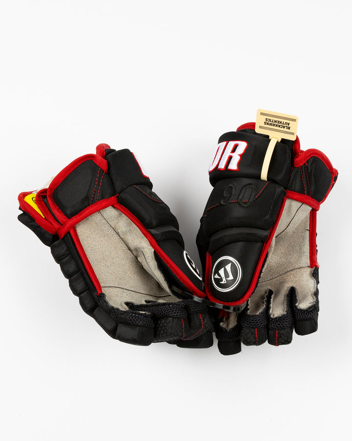 Tyler Johnson Used Gloves 16573