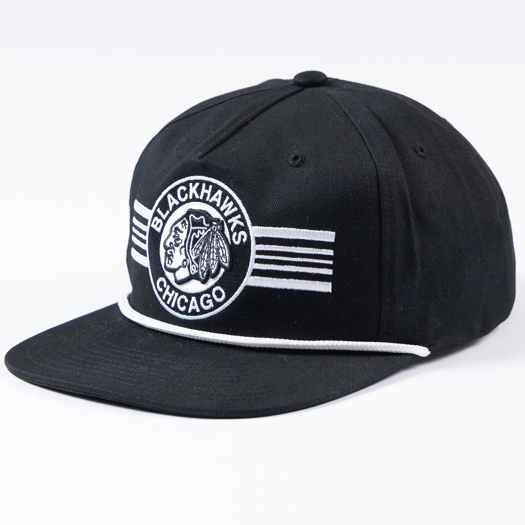 Mitchell &amp; Ness Chicago Blackhawks Black &amp; White Stripe Rope Snapback