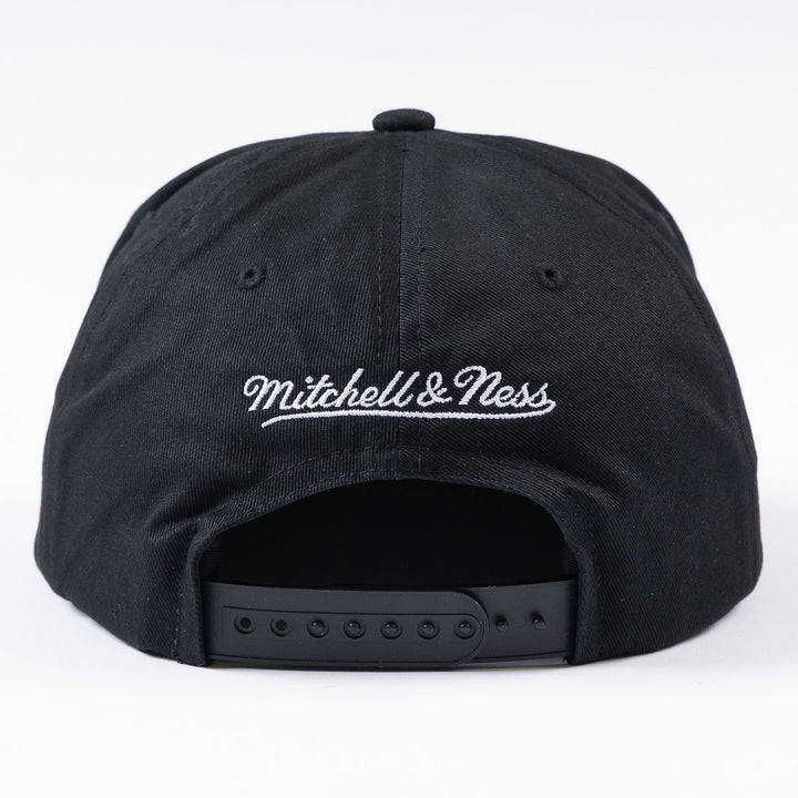 Mitchell &amp; Ness Chicago Blackhawks Black &amp; White Stripe Rope Snapback