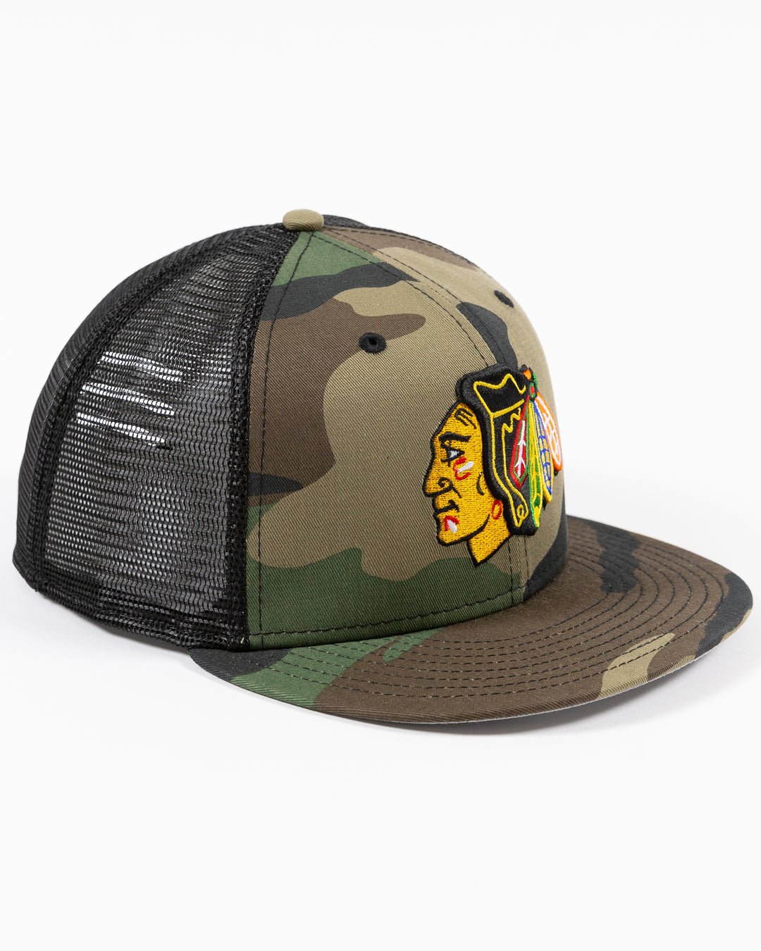 camo New Era 9FIFTY adjustable snapback cap with Chicago Blackhawks primary logo embroidered on front - right angle lay flat