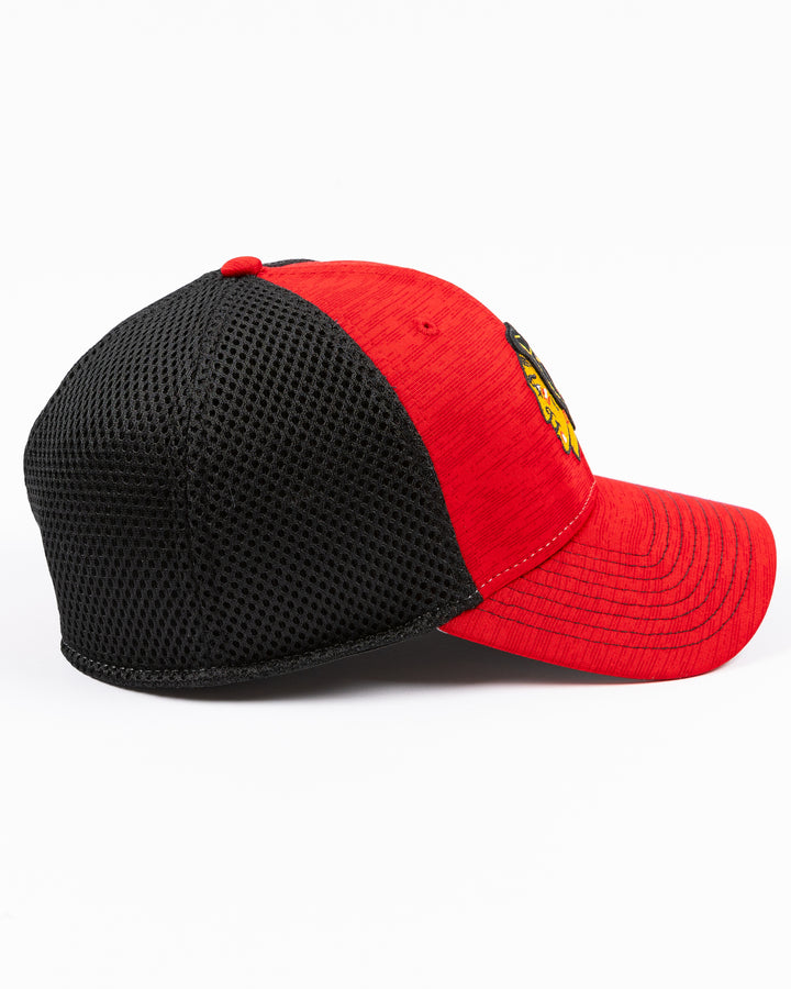 New Era Chicago Blackhawks 39THIRTY Tech Neo Flex Fit Cap