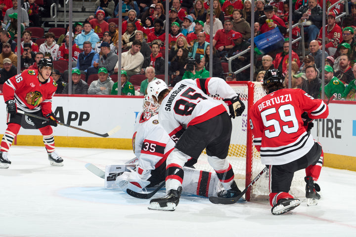Chicago Blackhawks player Teuvo Teravainen scoring goal against Ottawa Senators