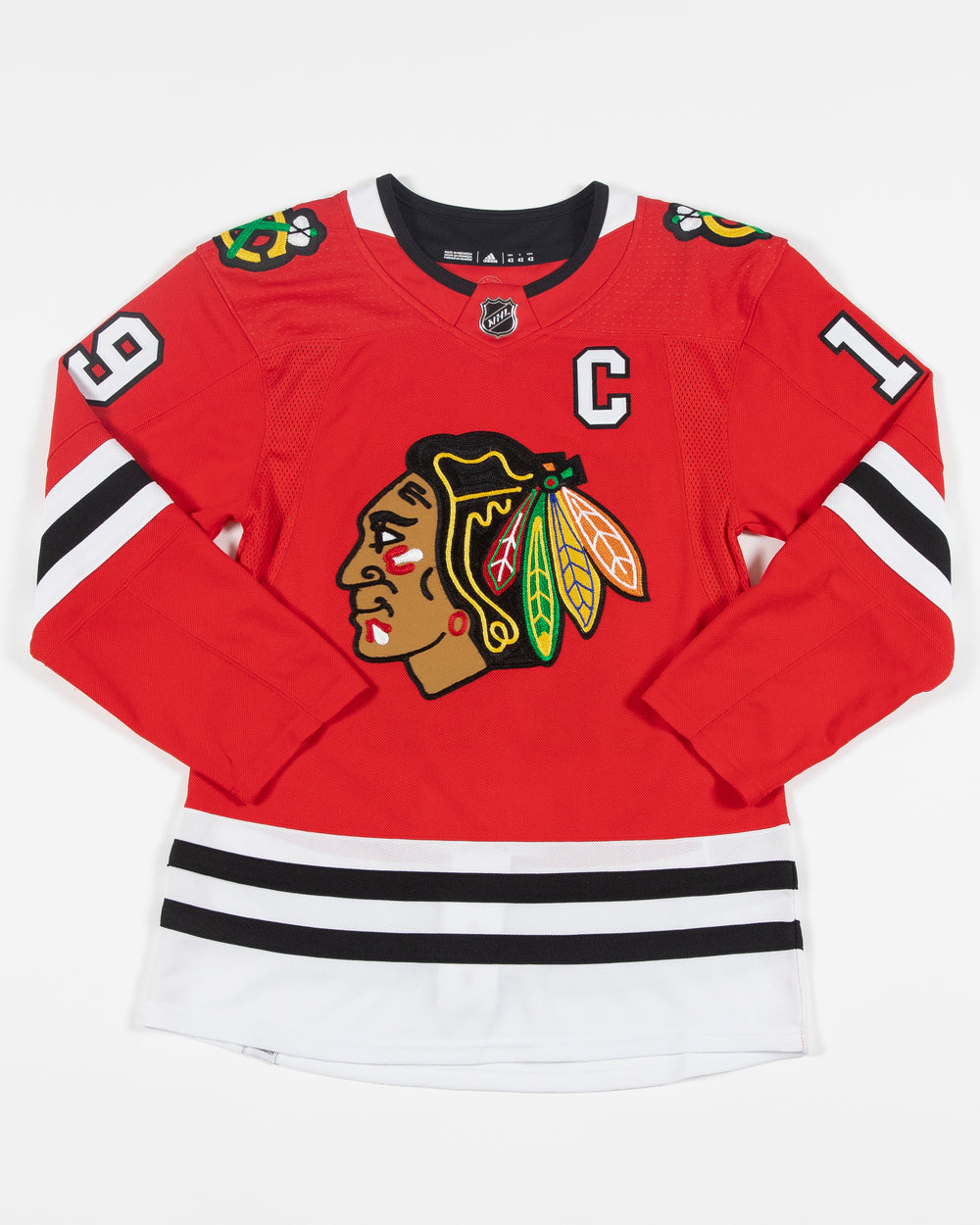 adidas authentic red home Toews 19 Chicago Blackhawks jersey - front lay flat